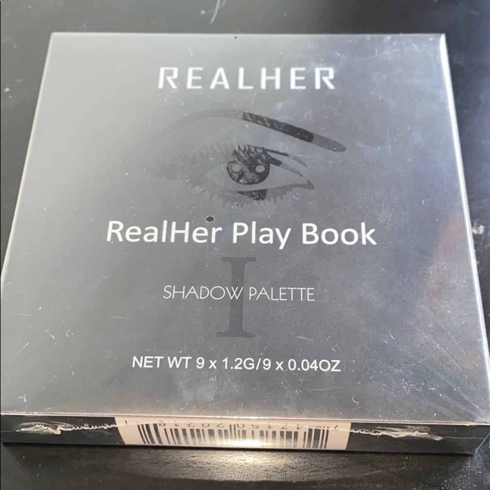 NIB RealHer Play Book Shadow Palette I
